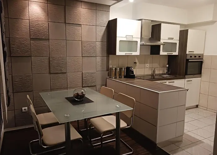 Familyhouse Apartman Póla